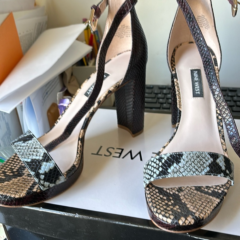 Platform sandals